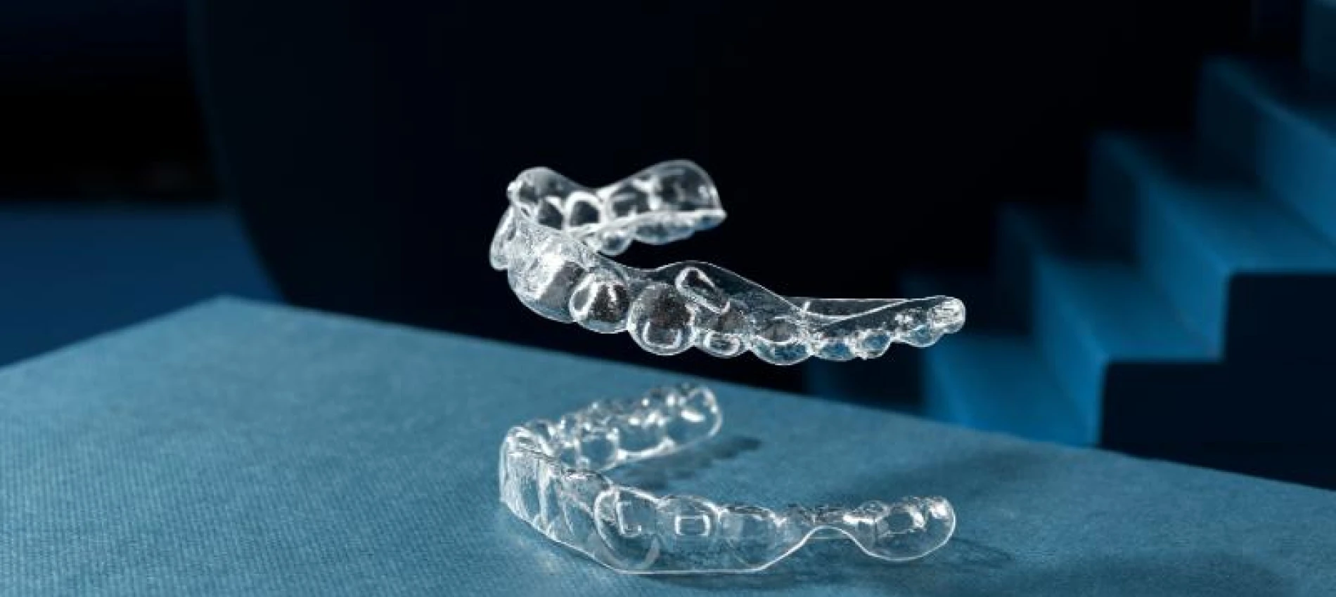 Aparat dentar invizibil – de ce este alegerea ideală pentru adulți?