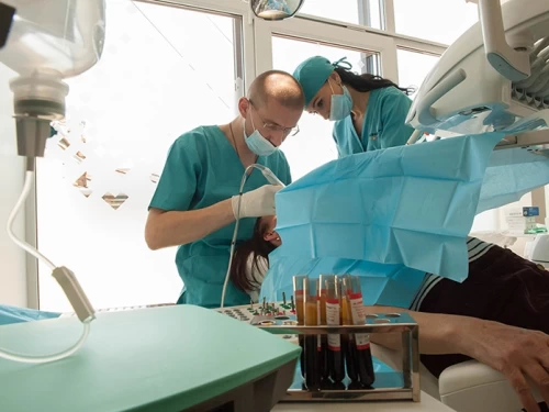 Secretul succesului implantului dentar
